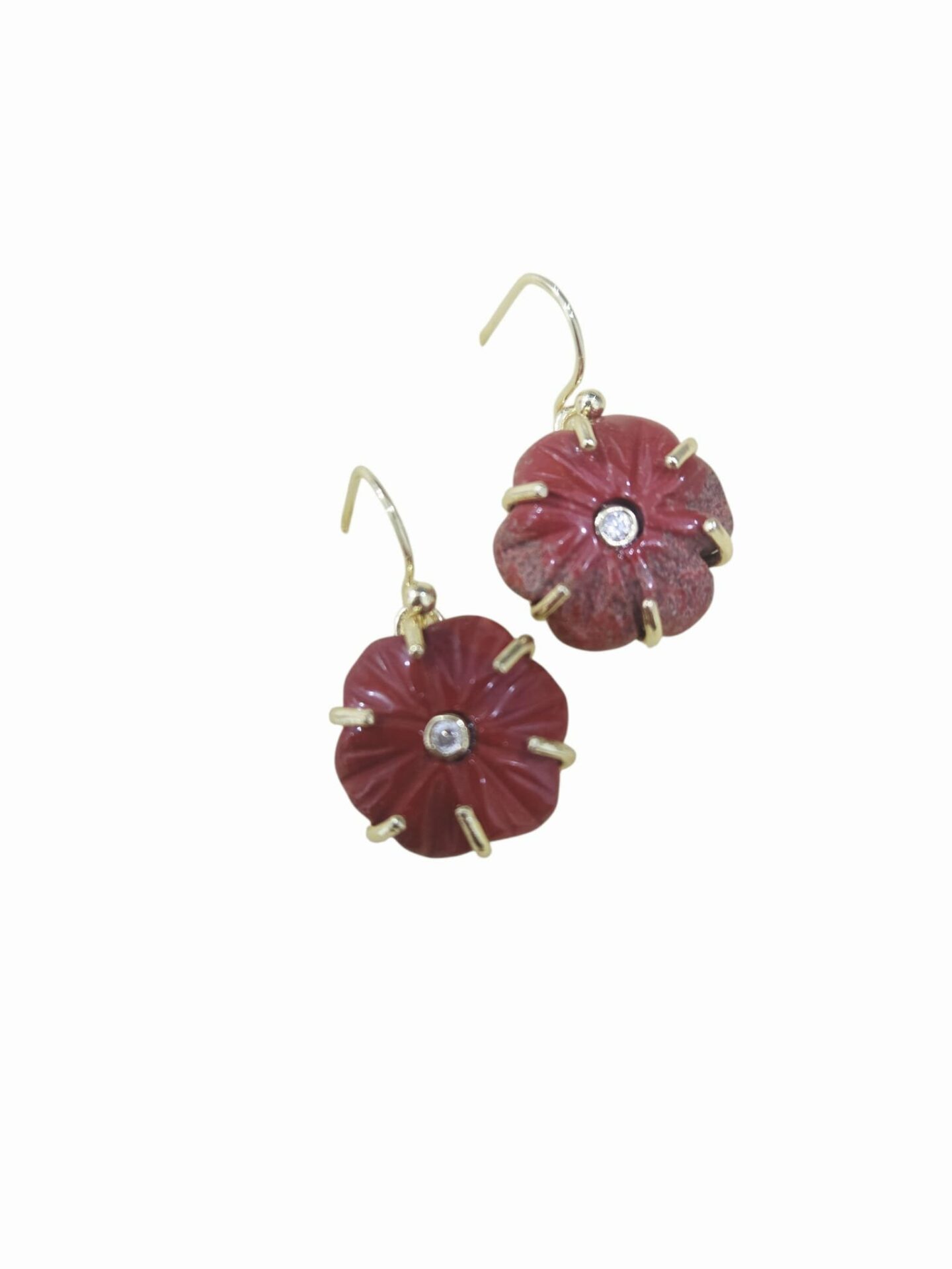 Orecchini realizzati con fiori in pietre naturali e zircone centrale, montati su ottone con monachella.
Peso 3.5gr
Lunghezza 2.5cm Spedizione Gratuita Orecchini realizzati con fiori in pietre naturali e zircone centrale, montati su ottone con monachella.
Peso 3.5gr
Lunghezza 2.5cm Spedizione Gratuita