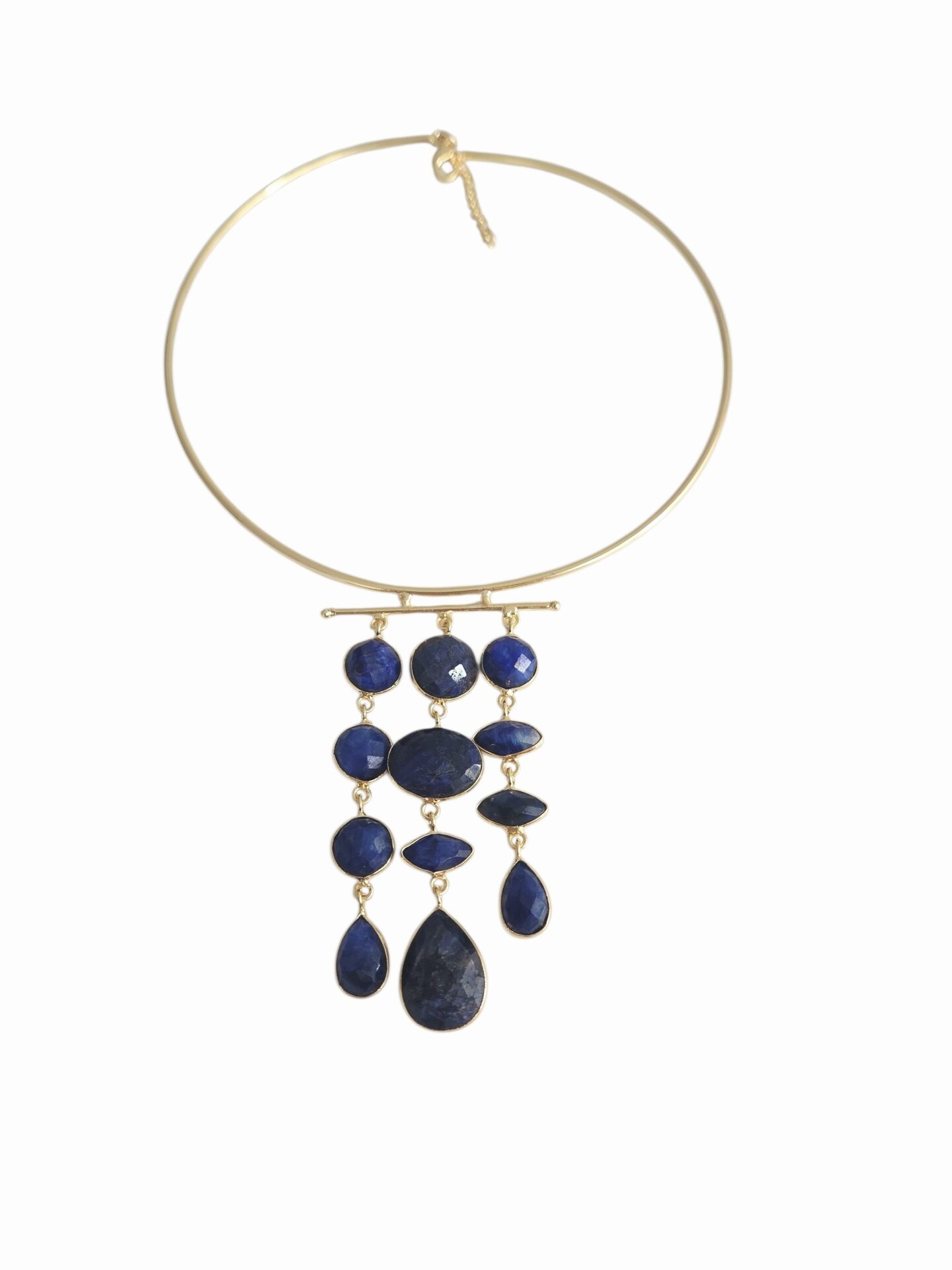 Collana girocollo in ottone regolabile con centrale con lapislazzuli circondati da ottone
lunghezza ciondolo 7cm Spedizione Gratuita