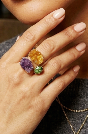 Anello regolabile realizzato su base in ottone con tris di pietre: druzy ambrata e violacea ed aventurina Spedizione Gratuita