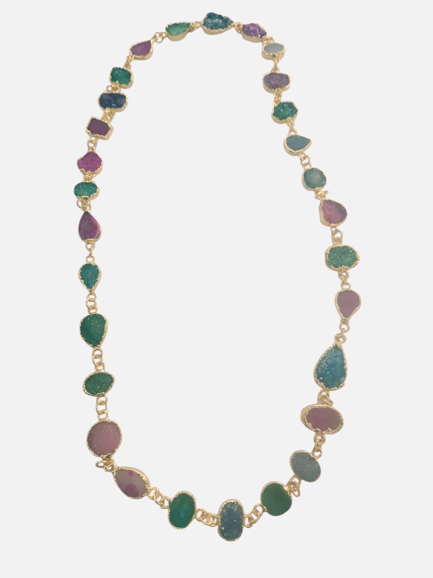 Collana realizzata con druzy multicolore in varie forme su base in ottone
lunghezza 68cm Spedizione Gratuita Collana realizzata con druzy multicolore in varie forme su base in ottone
lunghezza 68cm Spedizione Gratuita