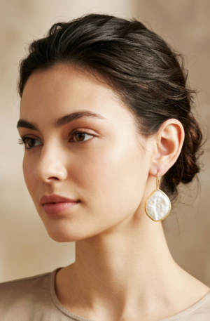 Orecchini realizzati con perla piatta corcondata da ottone con monachella
peso 4 gr
lumghezza 4 cm Spedizione Gratuita Orecchini realizzati con perla piatta corcondata da ottone con monachella
peso 4 gr
lumghezza 4 cm Spedizione Gratuita