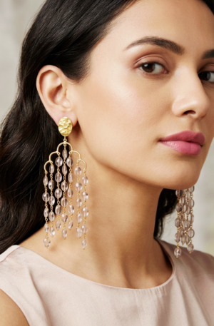 Orecchini pendneti realizzati con cristalli di rocca ed ottone.
lunghezza 10cm
peso 10.4gr Spedizione Gratuita