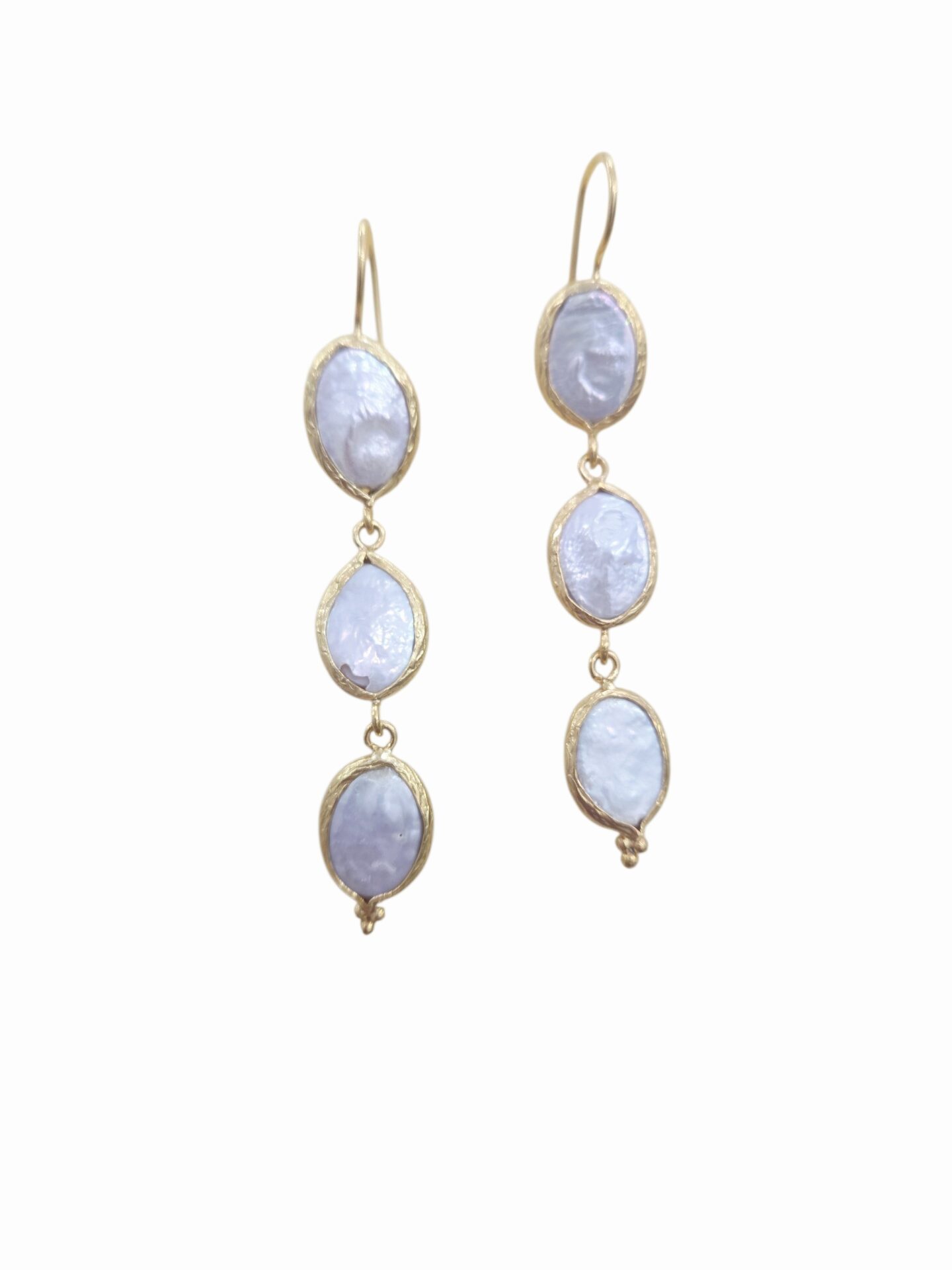 Orecchini realizzati con perle di fiume piatte circondate da ottone e monachella.
lunghezza 7cm
peso 3.8gr Spedizione Gratuita Orecchini realizzati con perle di fiume piatte circondate da ottone e monachella.
lunghezza 7cm
peso 3.8gr Spedizione Gratuita