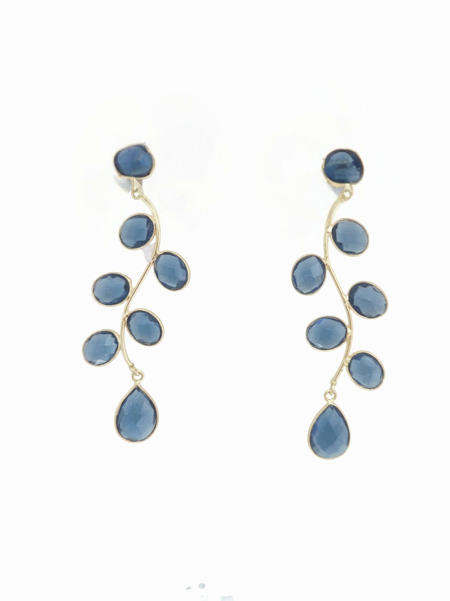 Orecchini realizzati con quarzi blu montati su ottone
lunghezza 8cm
peso 5.3gr Spedizione Gratuita Orecchini realizzati con quarzi blu montati su ottone
lunghezza 8cm
peso 5.3gr Spedizione Gratuita