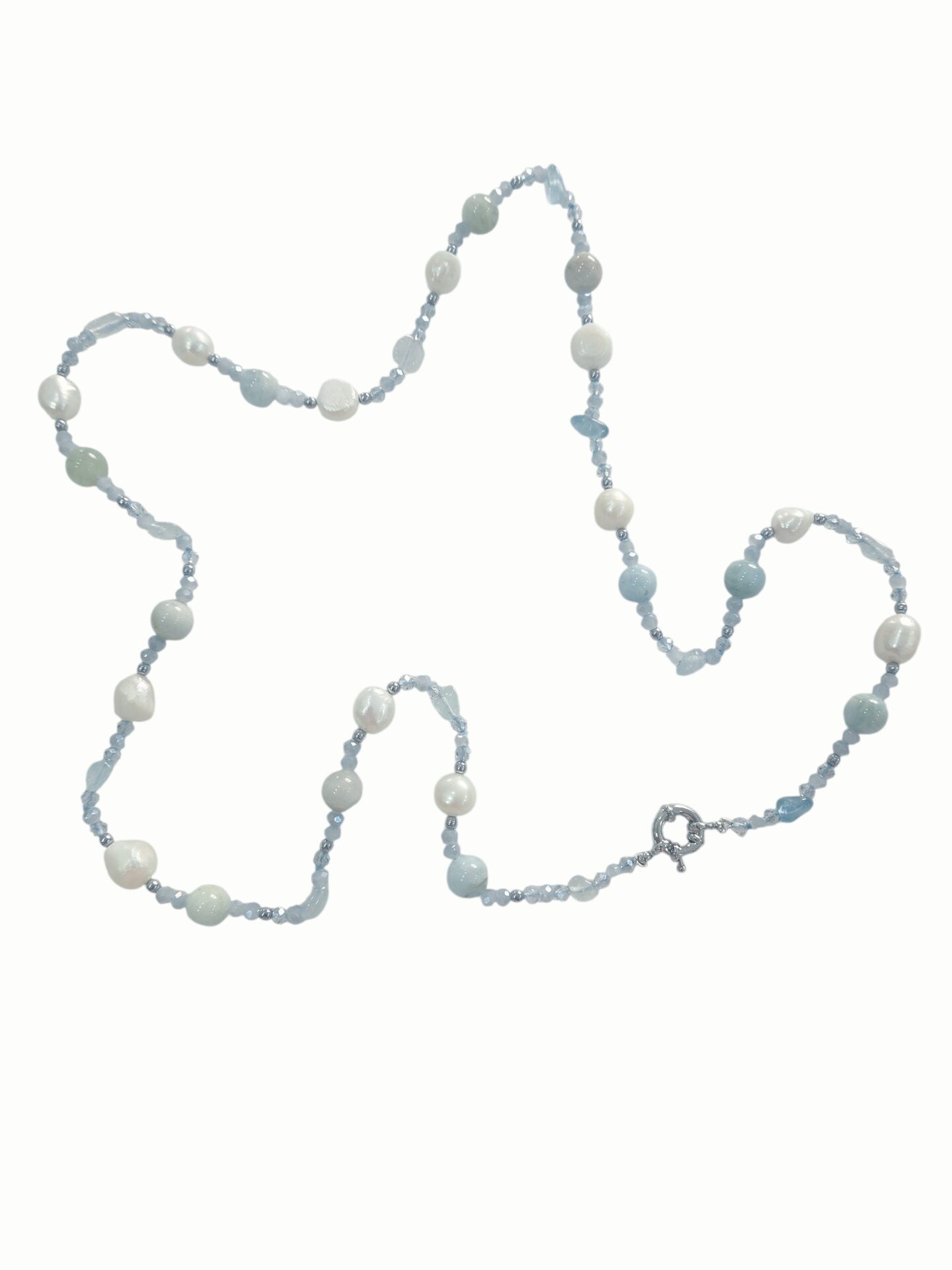 Collana lunga realizzata con calcedonio,perle di fiume e quarzi. Chiusura in acciaiolunghezza 80cm Spedizione Gratuita