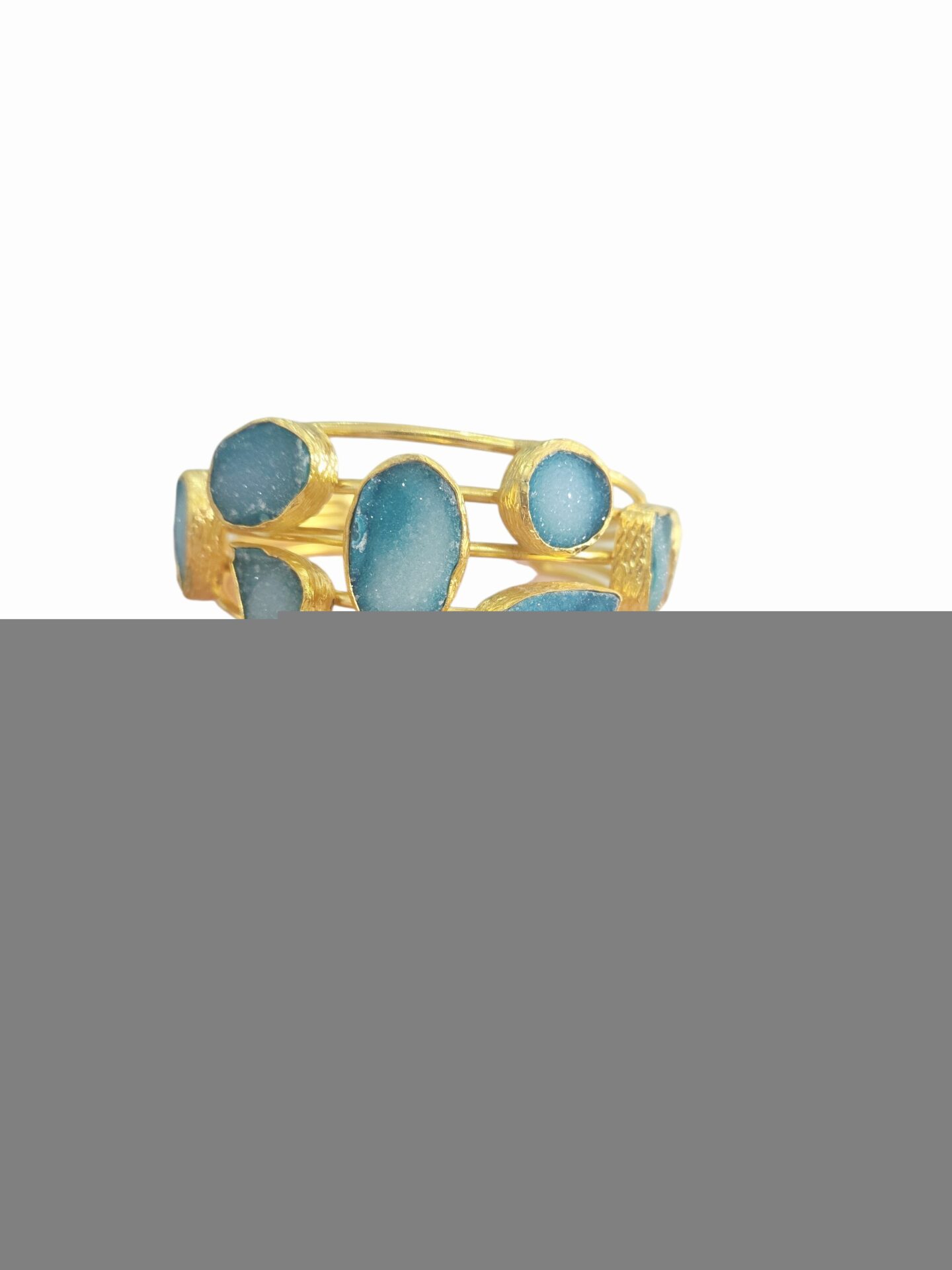 Bracciale ad incastro in ottone realizzato con più pietre druzy di varie forme Spedizione Gratuita Bracciale ad incastro in ottone realizzato con più pietre druzy di varie forme Spedizione Gratuita
