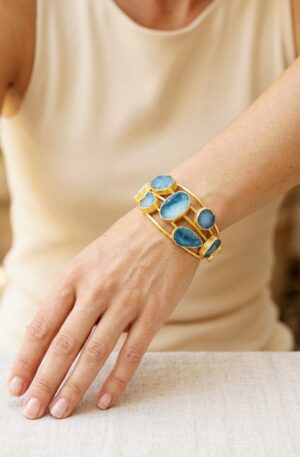 Bracciale ad incastro in ottone realizzato con più pietre druzy di varie forme Spedizione Gratuita Bracciale ad incastro in ottone realizzato con più pietre druzy di varie forme Spedizione Gratuita