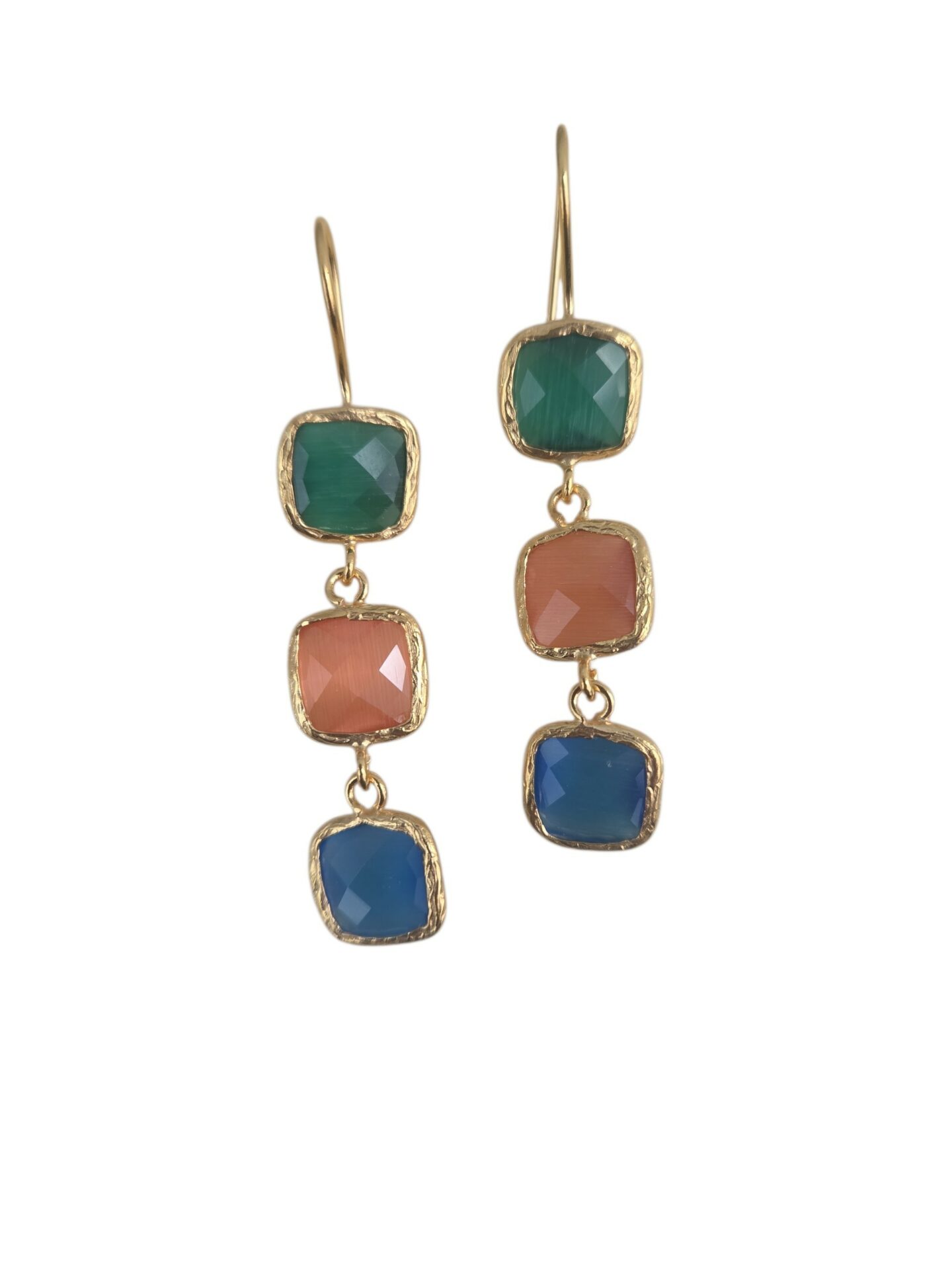Orecchini realizzati con quadrati occhio di gatto in verde,arancio e azzurro circondati da ottone con monachella
lunghezza 6cm
peso 3.1gr Spedizione Gratuita Orecchini realizzati con quadrati occhio di gatto in verde,arancio e azzurro circondati da ottone con monachella
lunghezza 6cm
peso 3.1gr Spedizione Gratuita