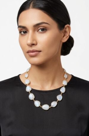 Collana girocollo regolabile realizzata con poetra di luna varie forme irregolari circondate da ottone
lunghezza 48cm Spedizione Gratuita Collana girocollo regolabile realizzata con poetra di luna varie forme irregolari circondate da ottone
lunghezza 48cm Spedizione Gratuita