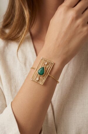 Bracciale ad incastro realizzato con ottone centrale rettangolare con occhio di gatto verde gucci e zirconi Spedizione Gratuita Bracciale ad incastro realizzato con ottone centrale rettangolare con occhio di gatto verde gucci e zirconi Spedizione Gratuita