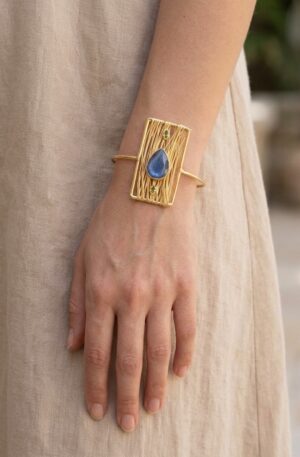 Bracciale ad incastro realizzato con ottone centrale rettangolare con occhio di gatto carta da zucchero e zirconi Spedizione Gratuita Bracciale ad incastro realizzato con ottone centrale rettangolare con occhio di gatto carta da zucchero e zirconi Spedizione Gratuita