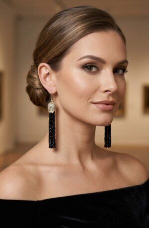 Orecchini realizzati con quarzi neri ed elementi dorati in ottone con zirconi. monachella in ottone
lunghezza 9cm
peso 9.2gr Spedizione Gratuita