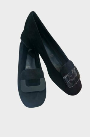 Mocassino scamosciato nero con tacchetto quadrato 6.5cmx6.5cm suola in vera pelle ultra light ,lavorazione artigianale. Spedizione Gratuita Mocassino scamosciato nero con tacchetto quadrato 6.5cmx6.5cm suola in vera pelle ultra light ,lavorazione artigianale. Spedizione Gratuita