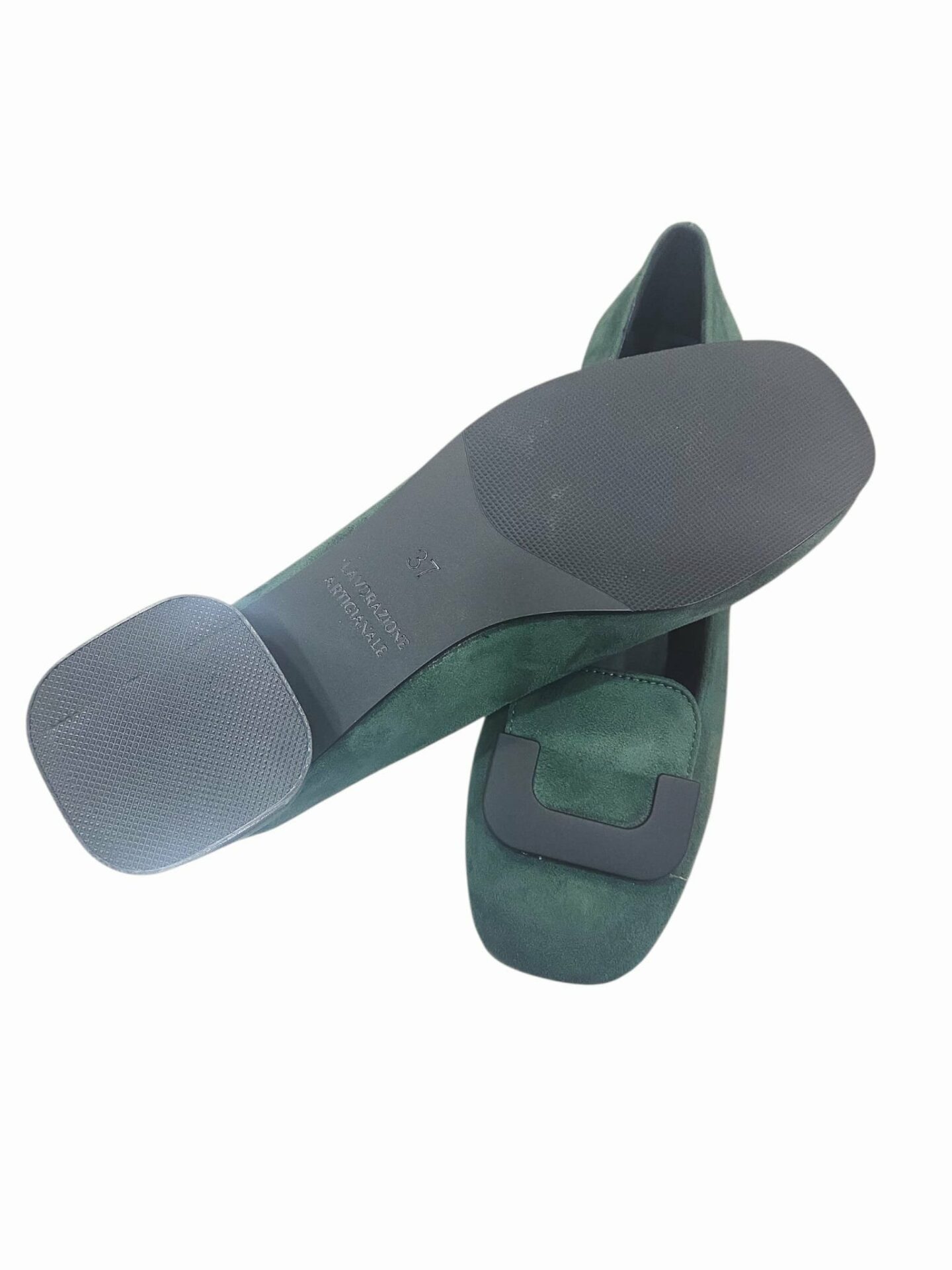 Mocassino scamosciato verde con tacchetto quadrato 6.5cmx6.5cm suola in vera pelle ultra light ,lavorazione artigianale Spedizione Gratuita Mocassino scamosciato verde con tacchetto quadrato 6.5cmx6.5cm suola in vera pelle ultra light ,lavorazione artigianale Spedizione Gratuita