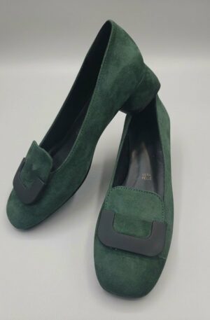 Mocassino scamosciato verde con tacchetto quadrato 6.5cmx6.5cm suola in vera pelle ultra light ,lavorazione artigianale Spedizione Gratuita Mocassino scamosciato verde con tacchetto quadrato 6.5cmx6.5cm suola in vera pelle ultra light ,lavorazione artigianale Spedizione Gratuita