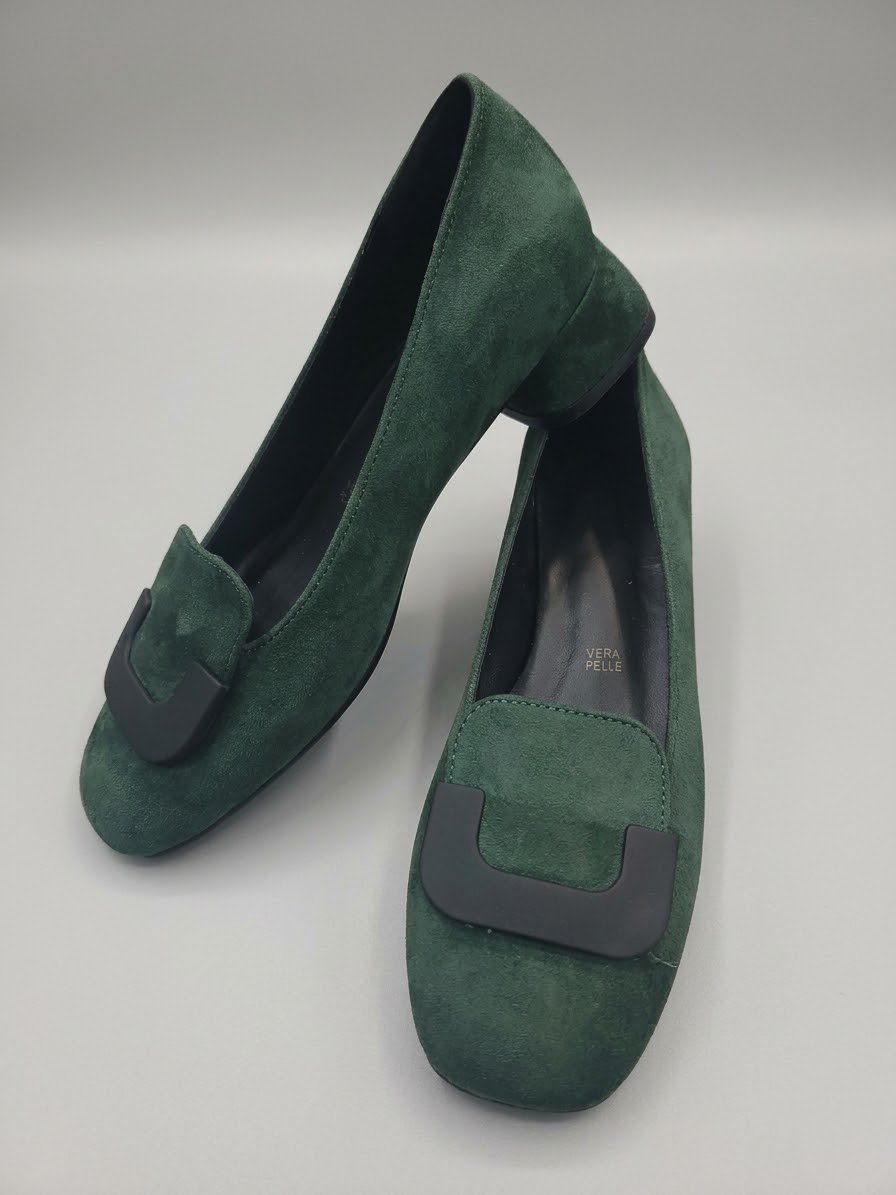 Mocassino scamosciato verde con tacchetto quadrato 6.5cmx6.5cm suola in vera pelle ultra light ,lavorazione artigianale Spedizione Gratuita Mocassino scamosciato verde con tacchetto quadrato 6.5cmx6.5cm suola in vera pelle ultra light ,lavorazione artigianale Spedizione Gratuita