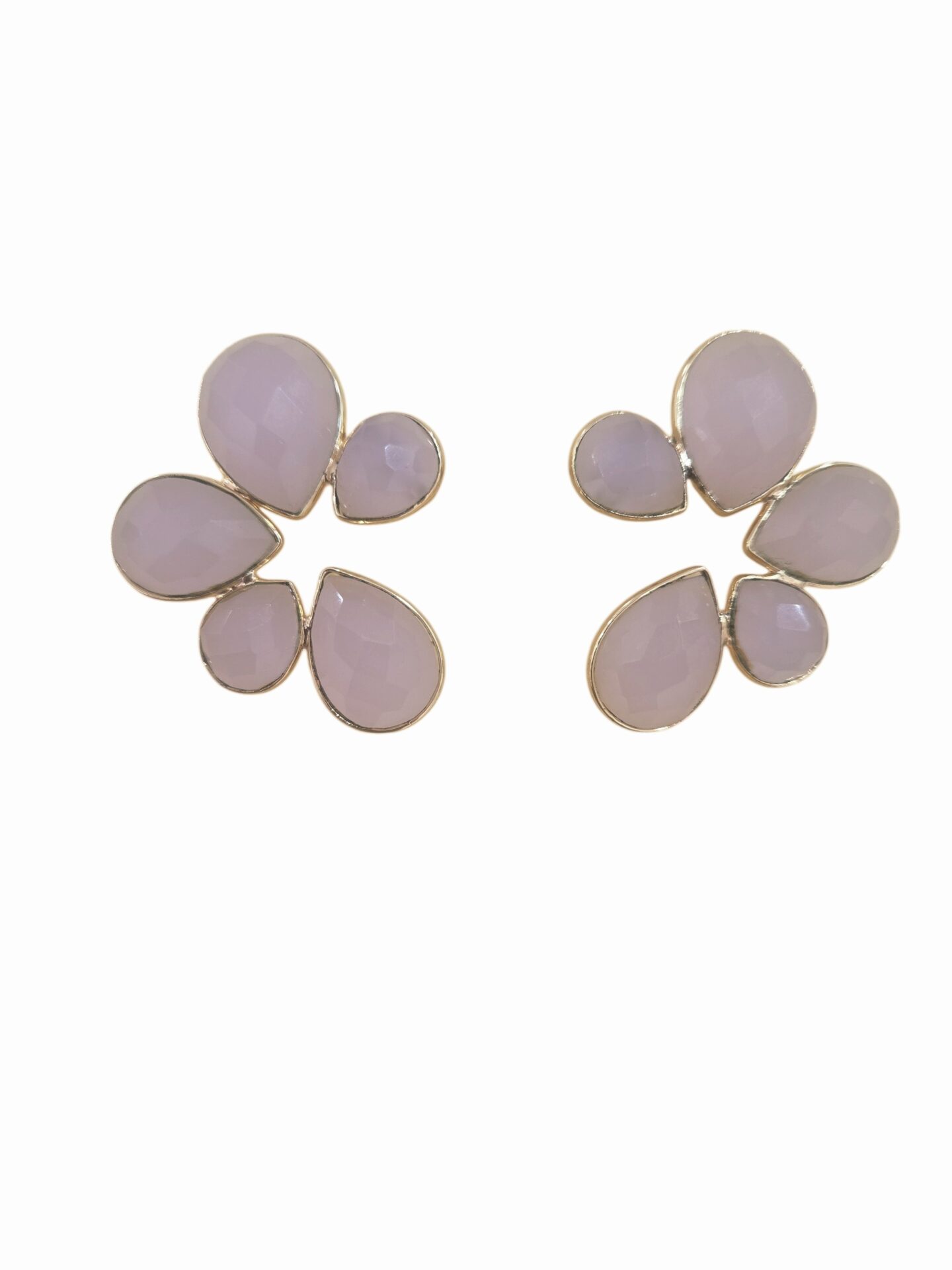 Orecchini lobo realizzati con quarzo rosa contornati da ottone
lunghezza 2cm
peso 5.5gr Spedizione Gratuita