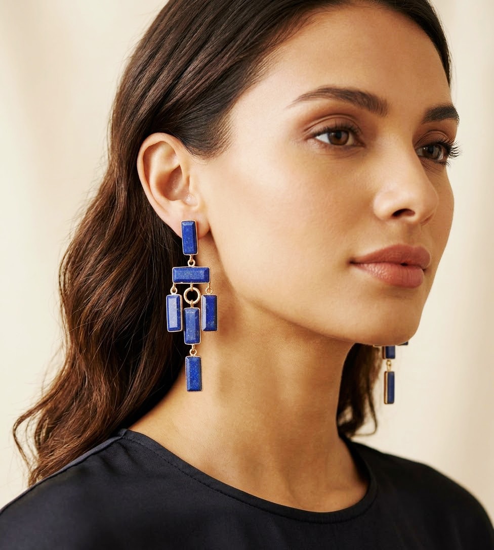Orecchini realizzati con sodalite circondata da ottone
Lunghezza 7cm
Peso 6.8gr Spedizione Gratuita Orecchini realizzati con sodalite circondata da ottone
Lunghezza 7cm
Peso 6.8gr Spedizione Gratuita
