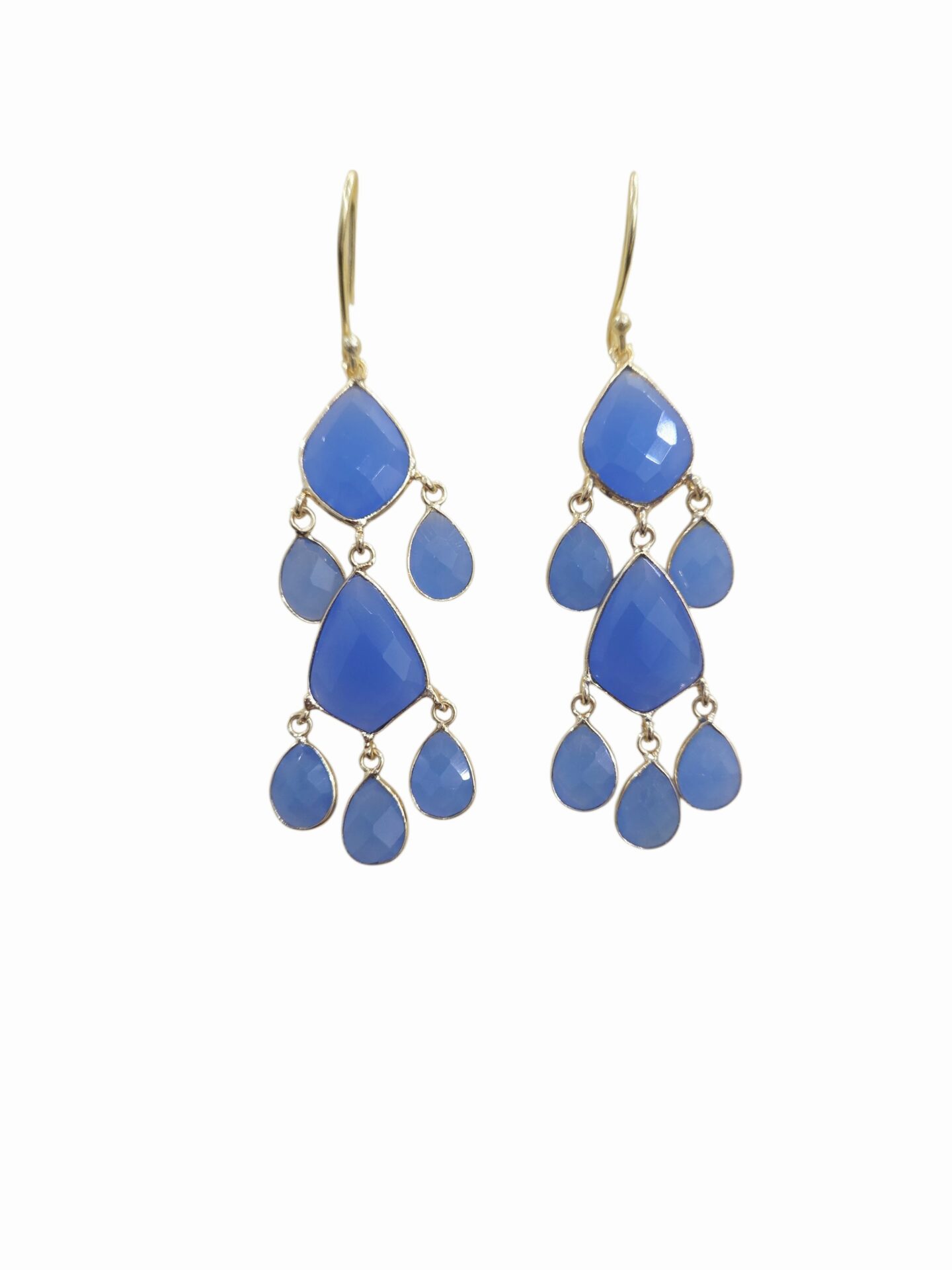 Earrings made with a cat's eye surrounded by brass. Brass earwire. Length: 8cm, weight: 6.2g. Free Shipping. Orecchini realizzati con occhio di gatto contornato da ottone.monachella in ottone. Lunghezza 8cm peso 6.2gr. Spedizione Gratuita