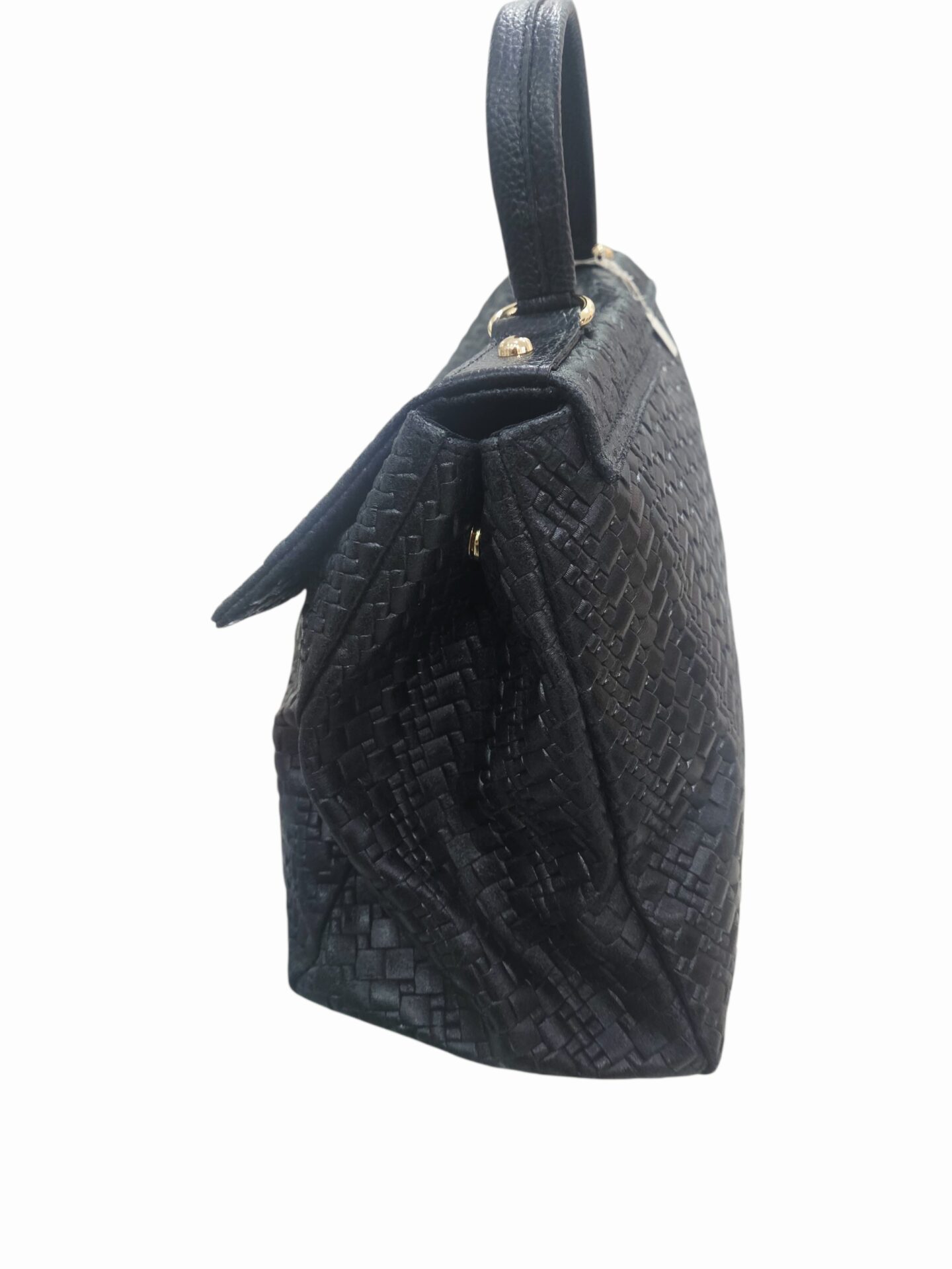 Borsa in vera pelle,made Italy,modello postina rivisitata con pelle stampo intreccio nero chiusura in bambù. Interno foderato tre scomparti con tasca laterale con zip.dotata di tracolla larga. misure L37 B25 H21 Spedizione Gratuita Borsa in vera pelle,made Italy,modello postina rivisitata con pelle stampo intreccio nero chiusura in bambù. Interno foderato tre scomparti con tasca laterale con zip.dotata di tracolla larga. misure L37 B25 H21 Spedizione Gratuita