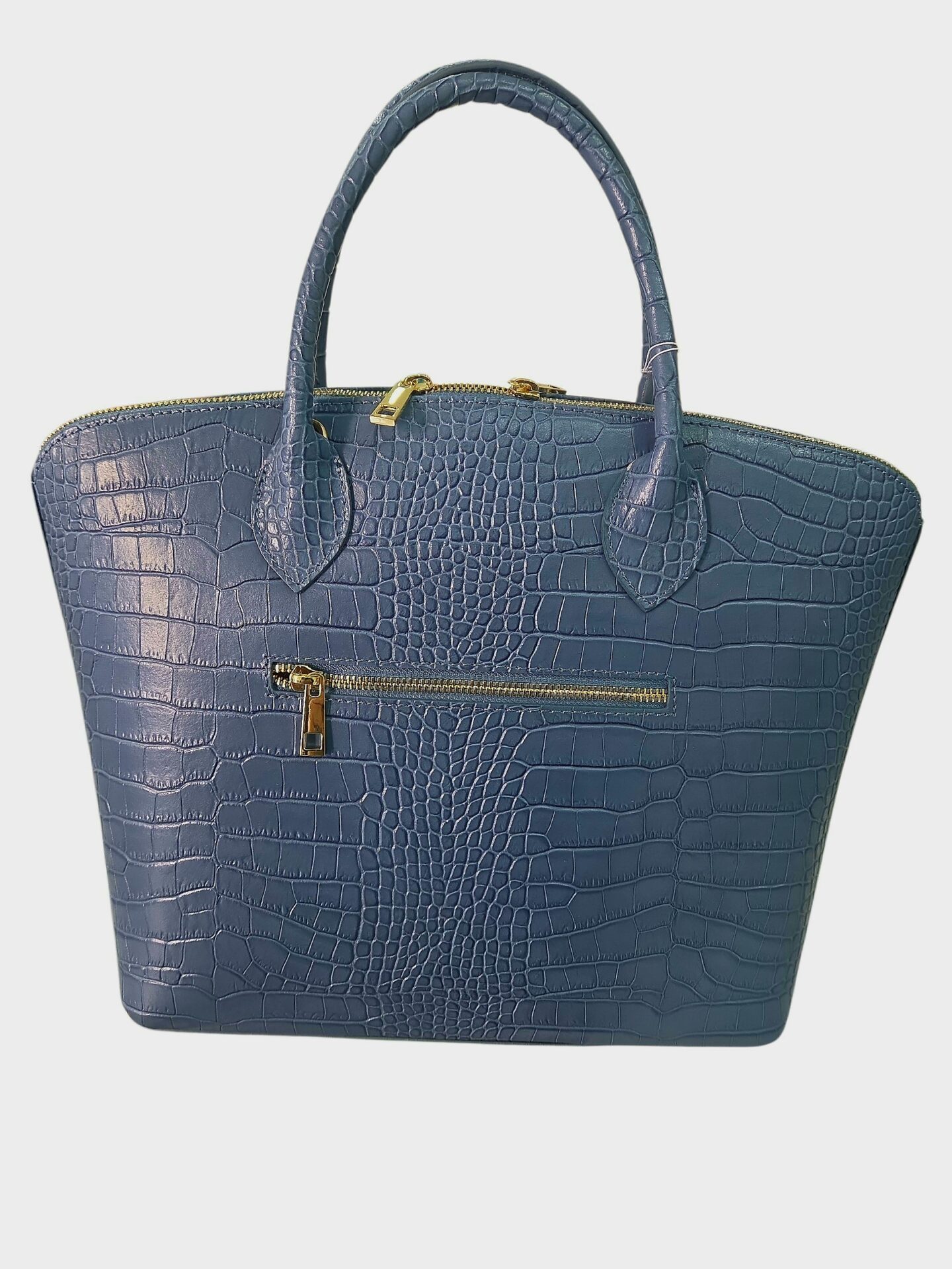 Borsa in vera pelle carta da zucchero,made Italy,stampo coccodrillo,tasca sul retro,apertura connzip interno foderato suddiviso in 3 scomparti con tasche laterali,dotata dintracolla. Misure H29 B16 L30 Spedizione Gratuita Borsa in vera pelle carta da zucchero,made Italy,stampo coccodrillo,tasca sul retro,apertura connzip interno foderato suddiviso in 3 scomparti con tasche laterali,dotata dintracolla. Misure H29 B16 L30 Spedizione Gratuita