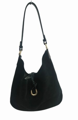 Sacca nera in vera pelle e camoscio con chiusra particolare a nodo in pelle, lato esterno camoscio lato interno pelle.interno sacca unica in camoscio. misure H28 B12 L37 ampiezza manico 34cm Spedizione Gratuita Sacca nera in vera pelle e camoscio con chiusra particolare a nodo in pelle, lato esterno camoscio lato interno pelle.interno sacca unica in camoscio. misure H28 B12 L37 ampiezza manico 34cm Spedizione Gratuita